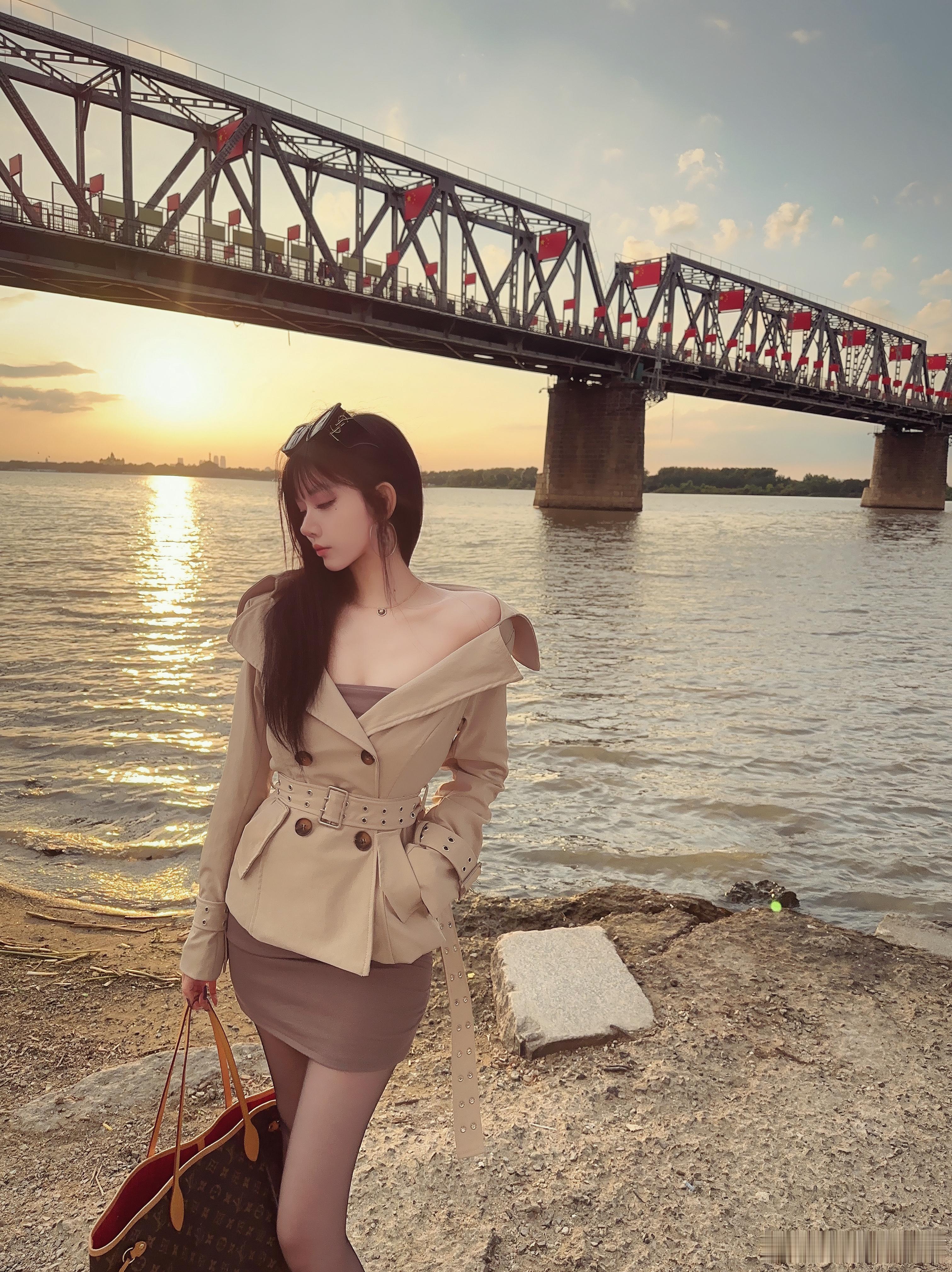 早呀🌞在东北的每一天都很开心打卡松花江铁路大桥了天气很舒服​​​