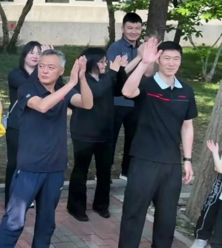 这是和王主席杠上了？2025多哈世乒赛将于5月17日至25日在卡塔尔举行，北京