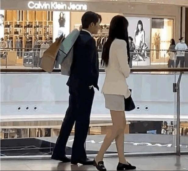 不是檀健次个子不占优势，也不是王楚然身形高挑，只能吐槽剧组实在太不走心