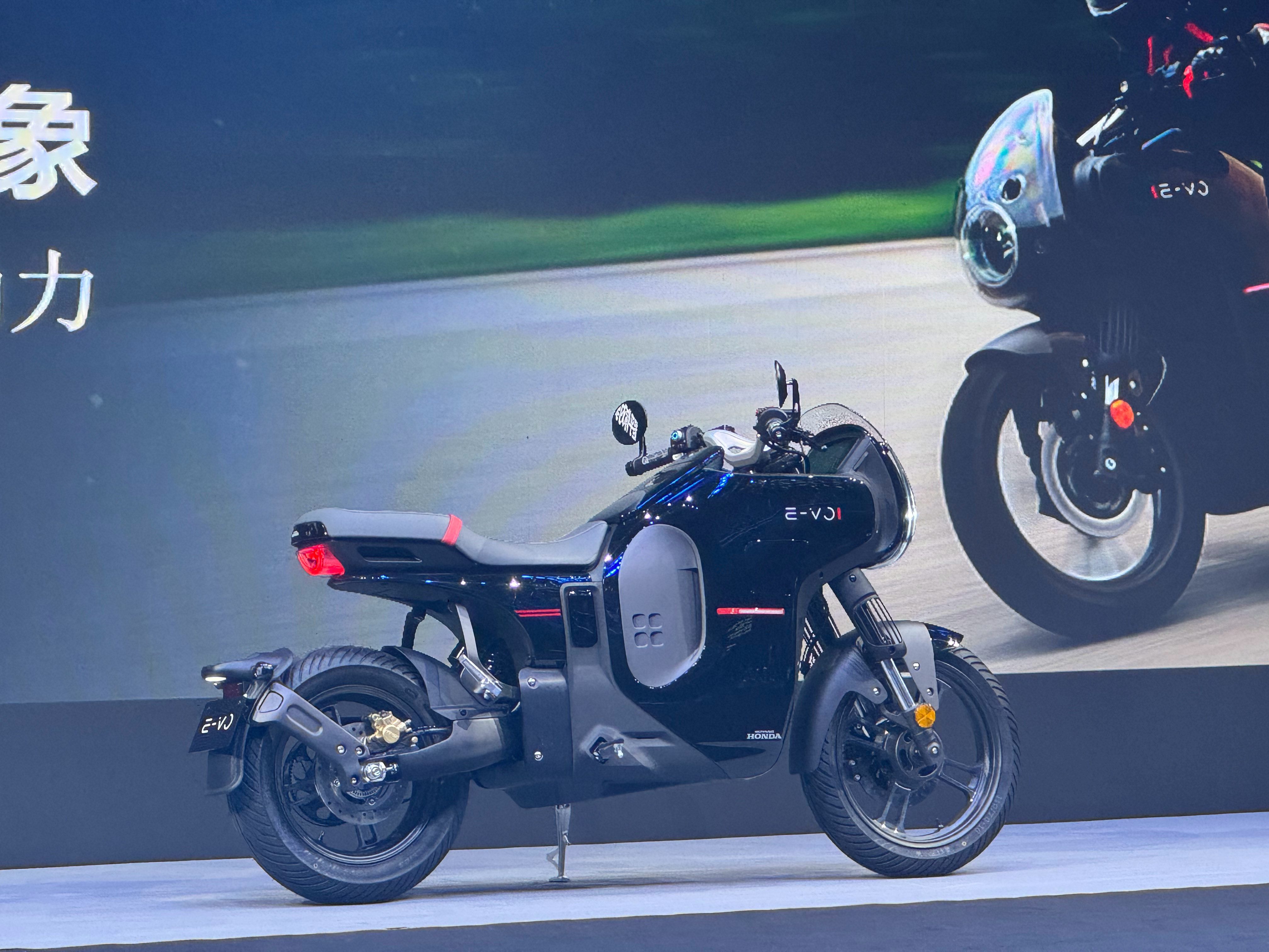 电动摩托车最高时速能达到120km/h够不够夸张！五羊本田五羊本田EVO​​​
