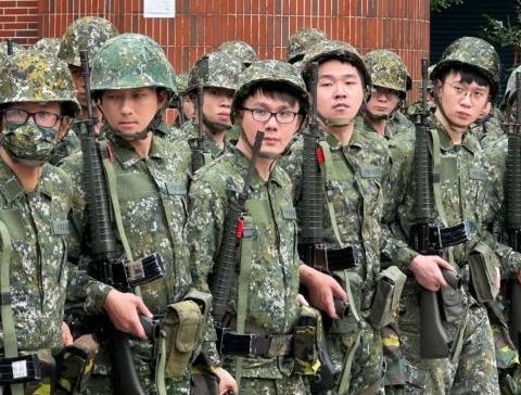 台湾统一过程中会不会有台湾部队起义？说实话，台湾目前20多万部队，志愿兵1