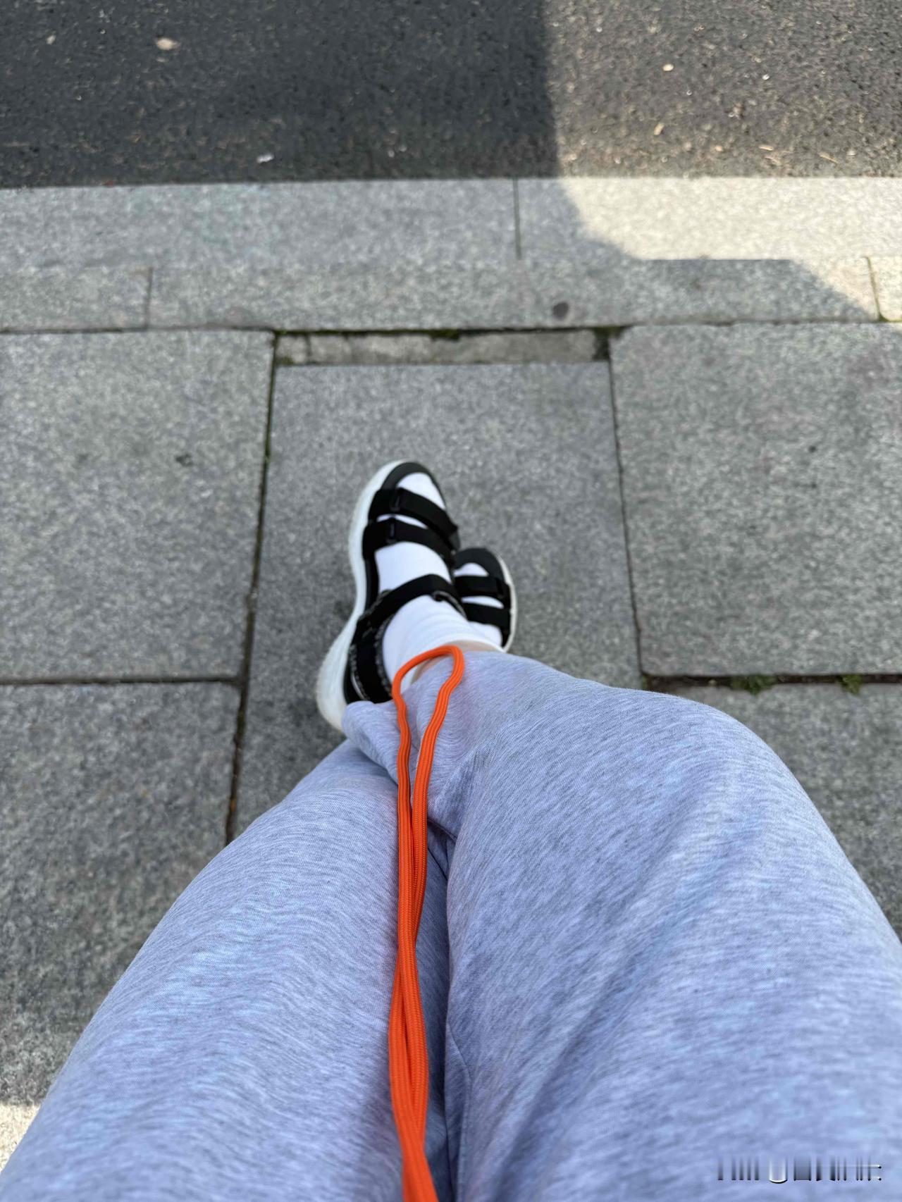 认真对待身体发出的声音。上周六，赶在5月收官之前，做了一个腹部核磁共振。