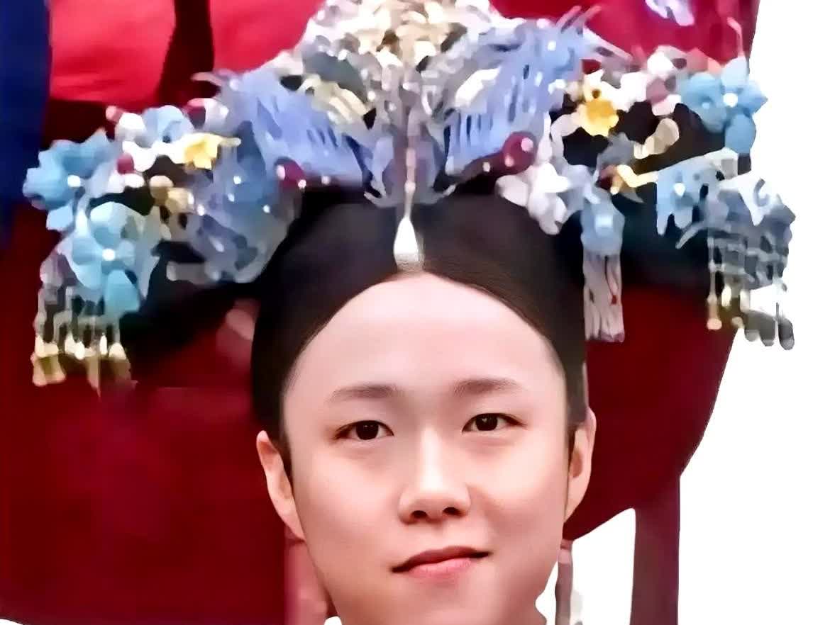 王楚钦现身上海商场，孙颖莎却连夜飞回北京，手机成了两人唯一的连线。现场粉