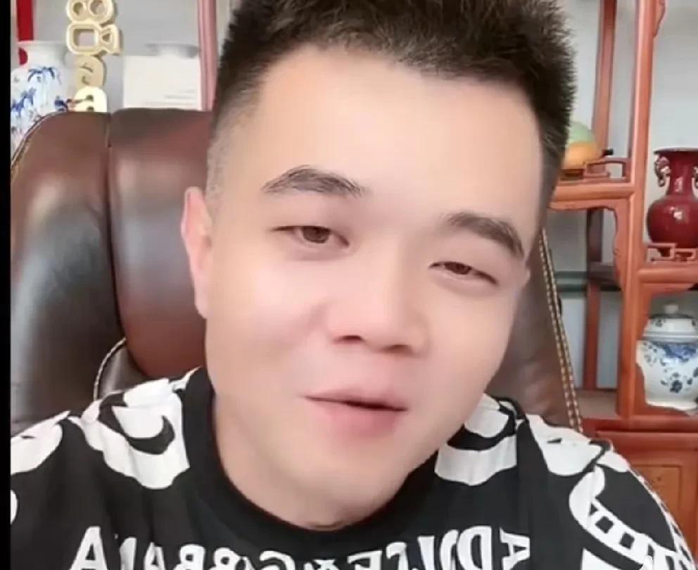 小胖：老葛8月18号808开业接818用户回家！8月