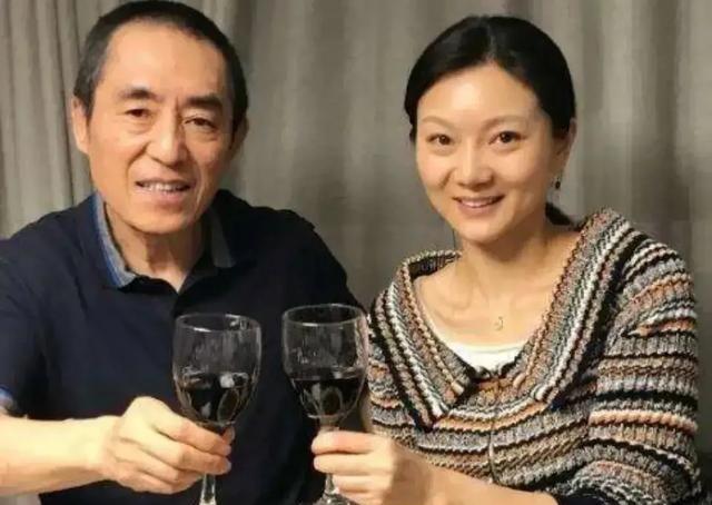 1999年，18岁的陈婷发现自己有了49岁张艺谋的孩子。陈婷打电话问张艺谋怎么办