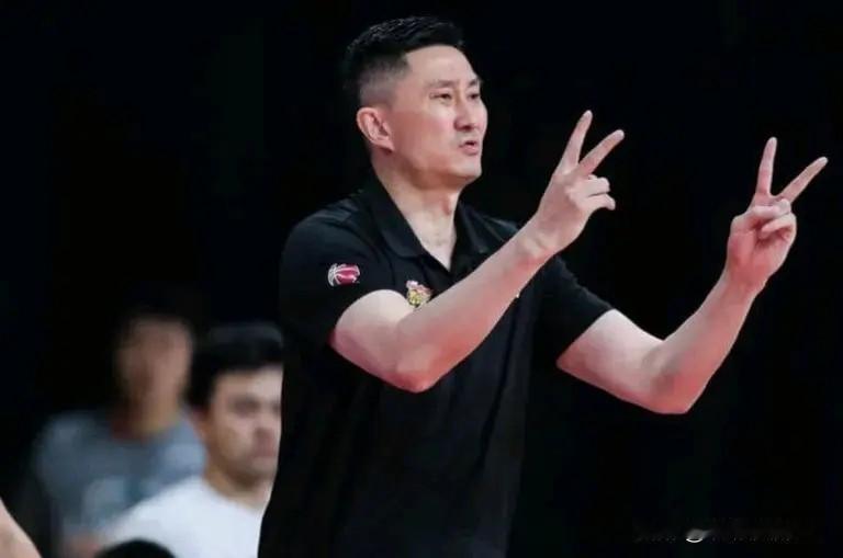 大家是不是要给广东队高级货外援奎因道个歉？上一场广东面对山西，奎因虽然拿了2