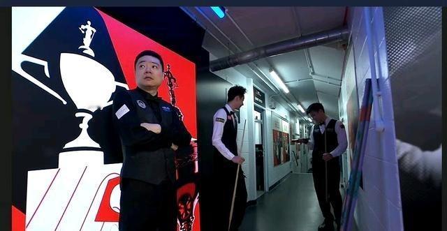 奥沙利文说过，所有球员只有丁俊晖打球不是为了自己！丁俊晖八岁接触斯诺克，九岁开