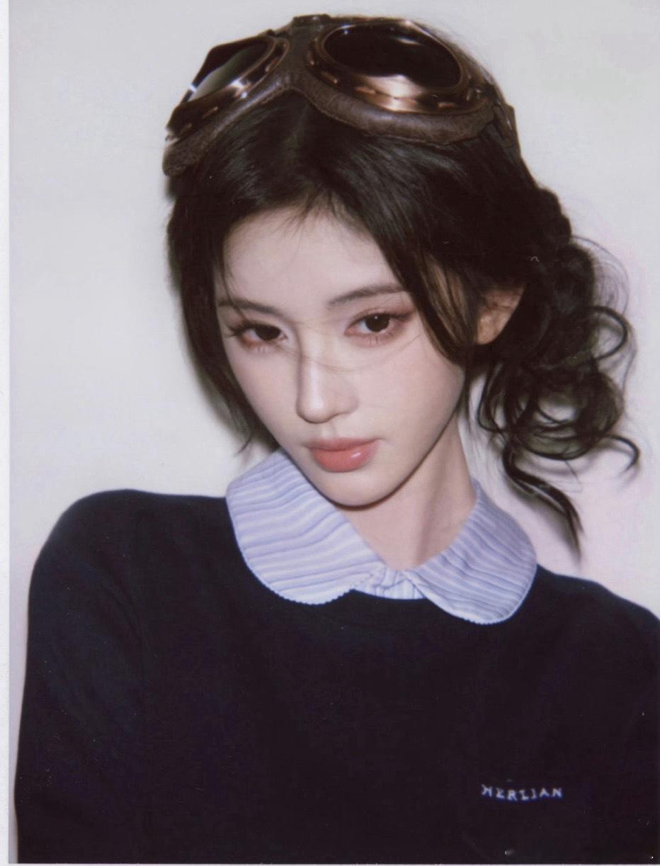 她真的在努力摆脱半永久妆造​​​