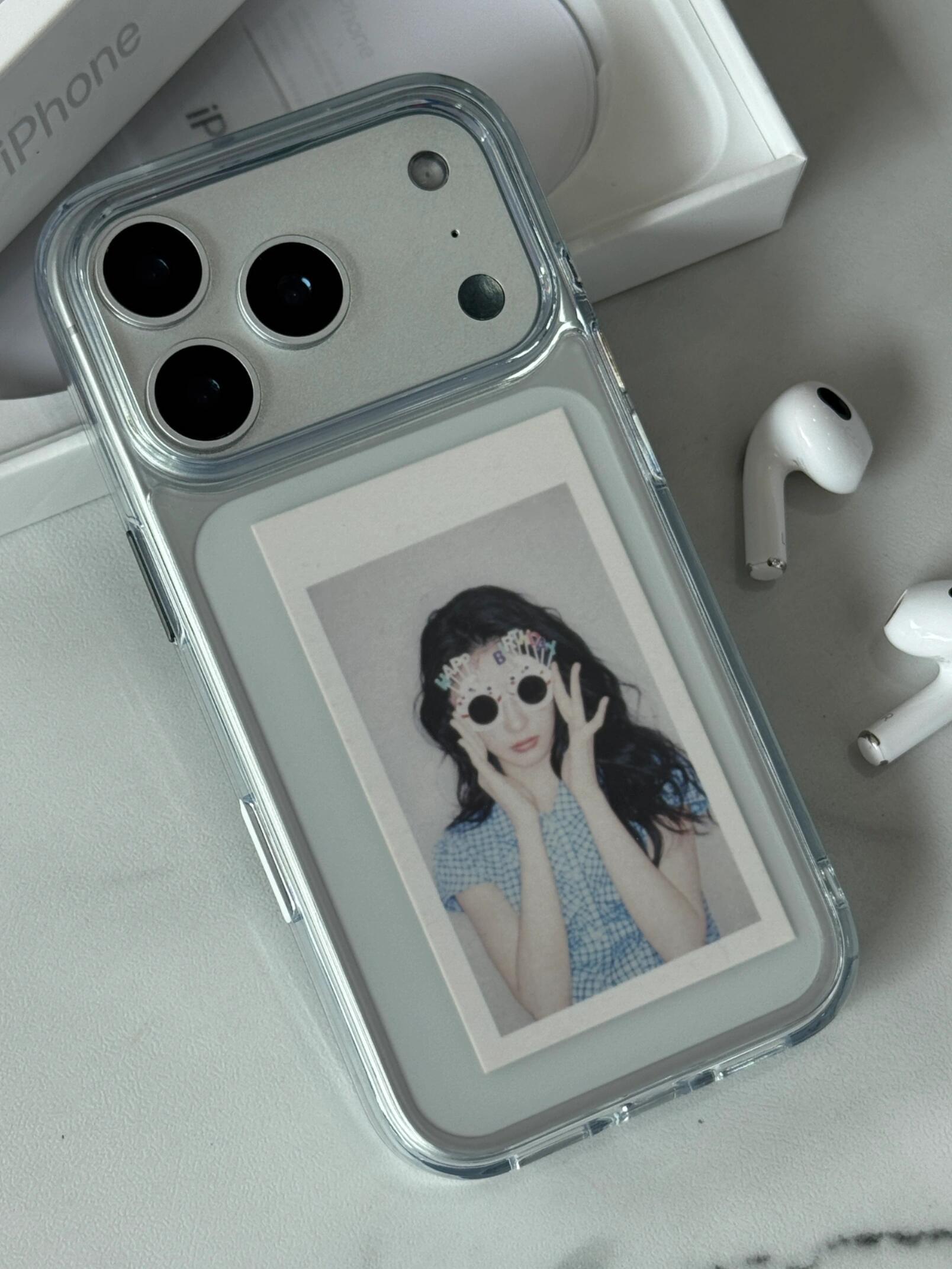 iPhone17Pro用户，你们是用全包摄像头的手机壳？还是不包摄像头的？​​