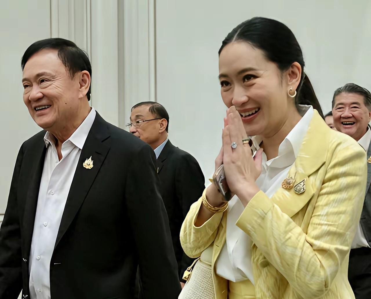 快讯：他信一家信守承诺，他们回到泰国，据说明天要全力以赴去听审。其实他信也没必