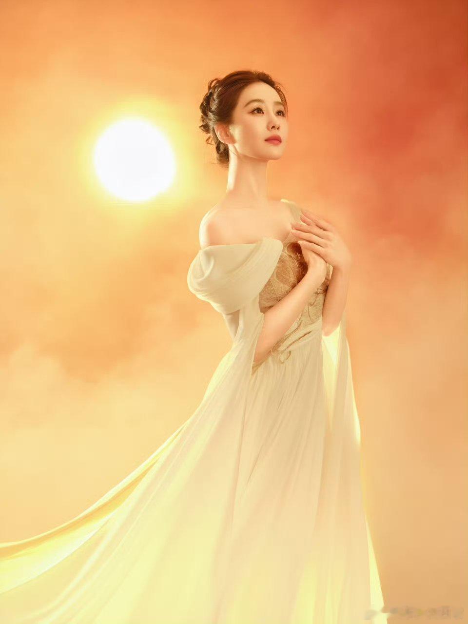 刘诗诗天坛女神龙葵等了千年，刘诗诗等了十几年。从仙剑到北影节，从角色到本人。‘天