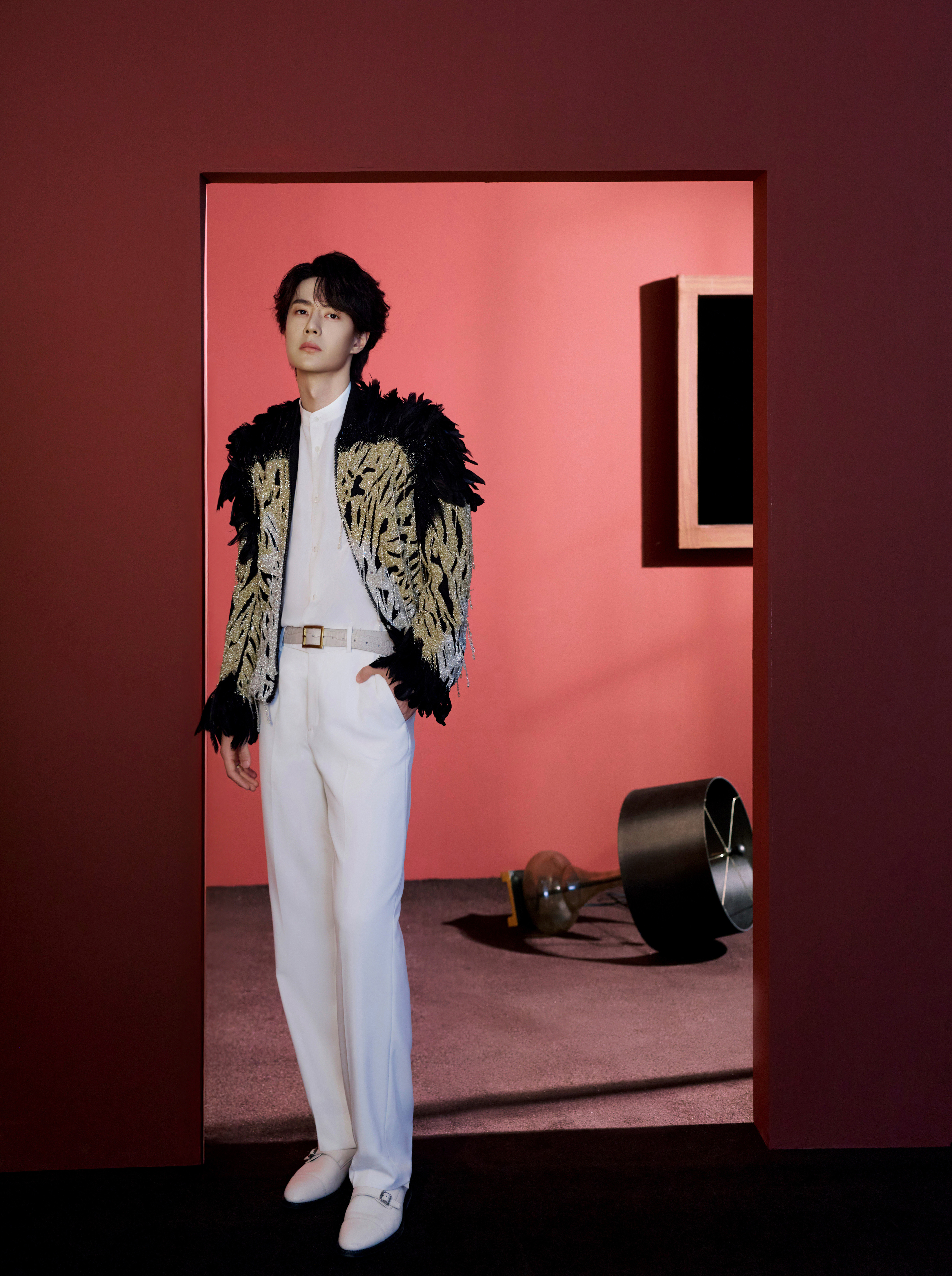 这个王一博今晚是要登基吗？