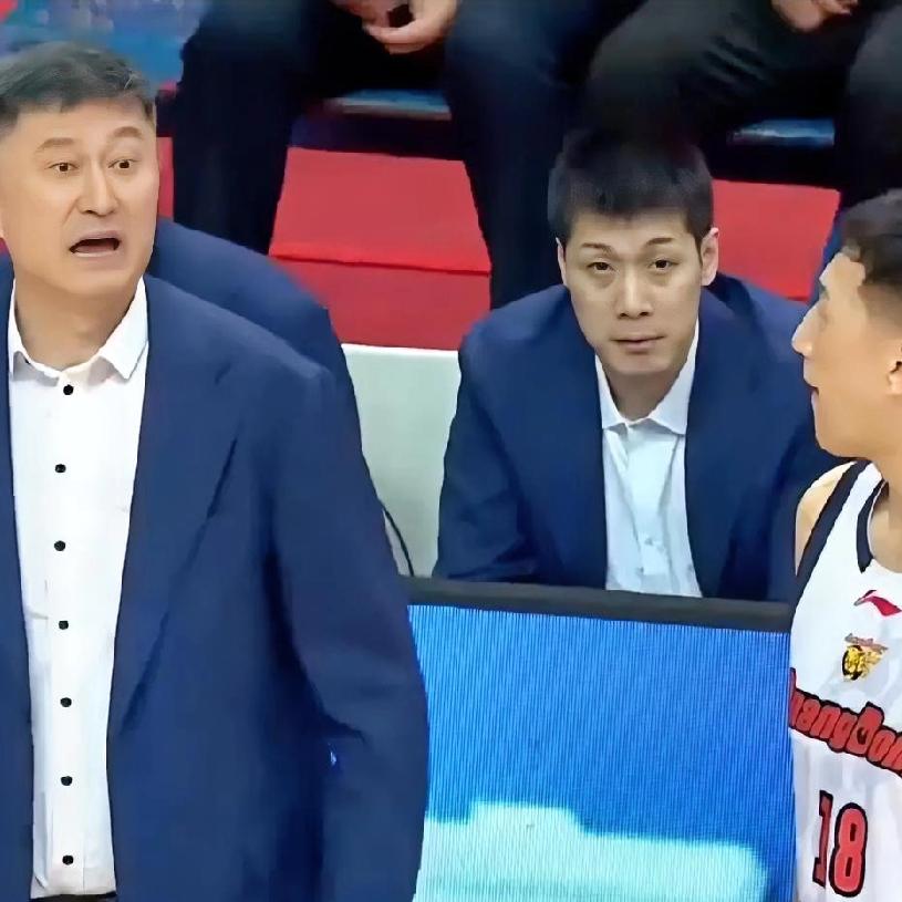 说实话，别看今年广东男篮大手笔投入！但从昨晚客败山东可以看出：广东男篮今年夺冠基