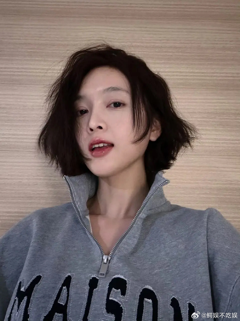 吴宣仪短发造型，老了好几岁的感觉都认不出来了