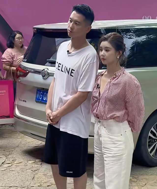 特别喜欢王雷、李小萌这对娱乐圈的恩爱夫妻。两口子专注演戏从无绯闻，养育两个儿子，