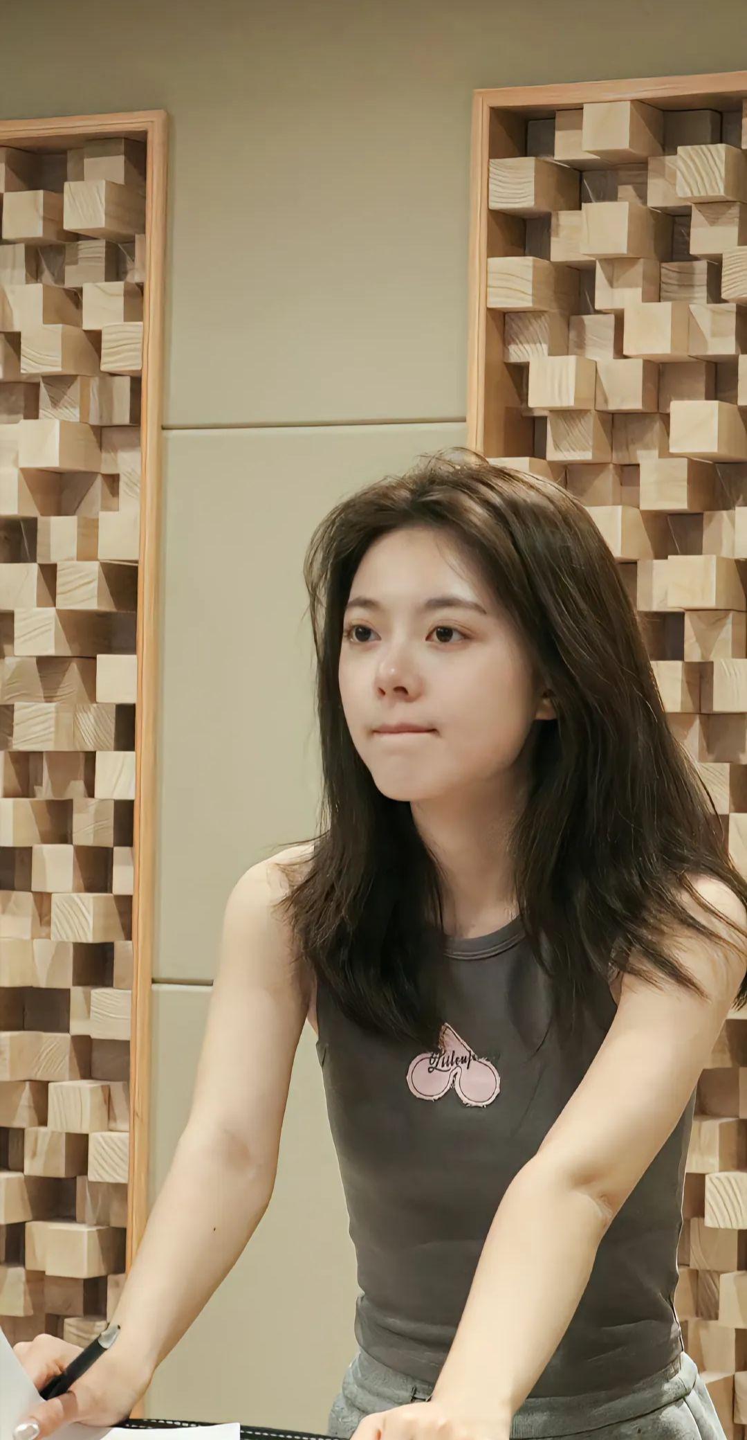 赵今麦壁纸。你用的最久的壁纸是哪儿一张？