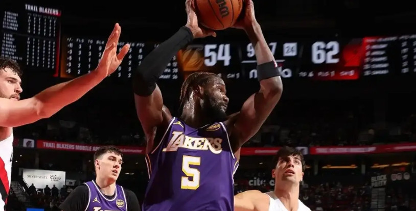 艾顿800万打出3000万身价！轰29+10打爆旧主，湖人捡漏联盟前五中锋