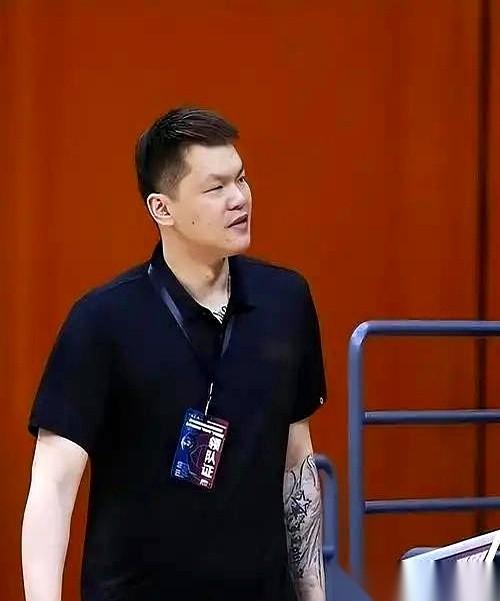 CBA的天，真变了。朱芳雨悄悄交权，广东宏远竟然被同省小老弟广州队当面“截胡”