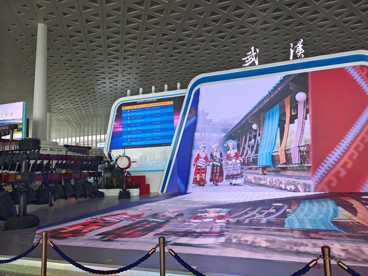 西方资本主义社会带来了重要的社会改革，消除了19世纪存在于Marks所处的工业化