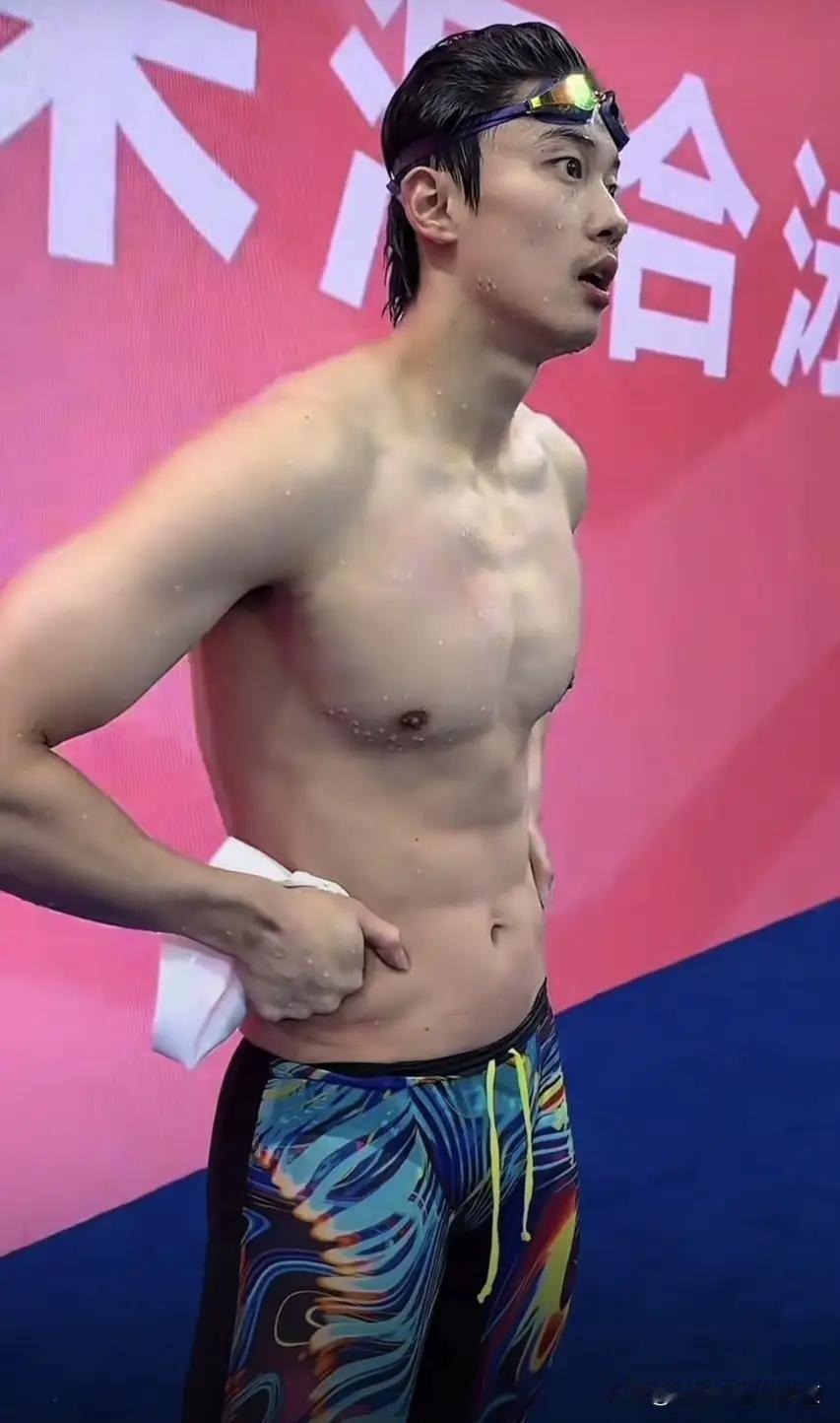 真的假的？浙江游泳队还能这样操作？大家以为汪顺要和张展硕争夺全运会男子400混合