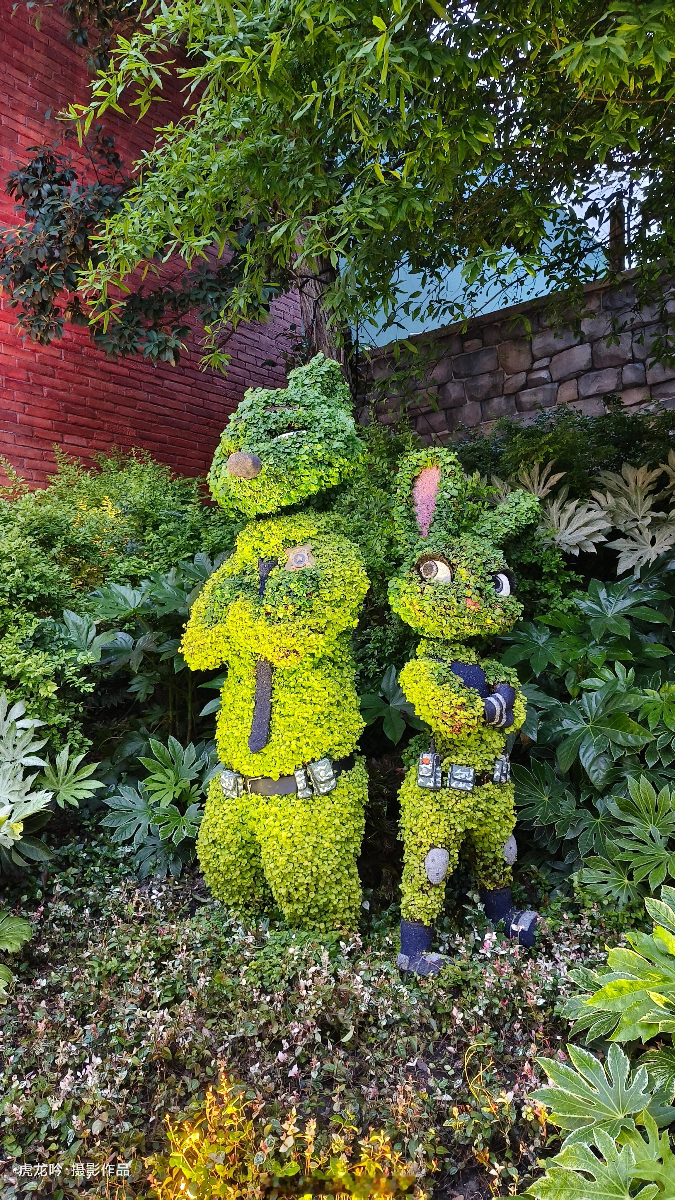 上海迪士尼还是值得来一趟的，累归累，好玩归好玩。都是童年和青春的回忆！各个项目用