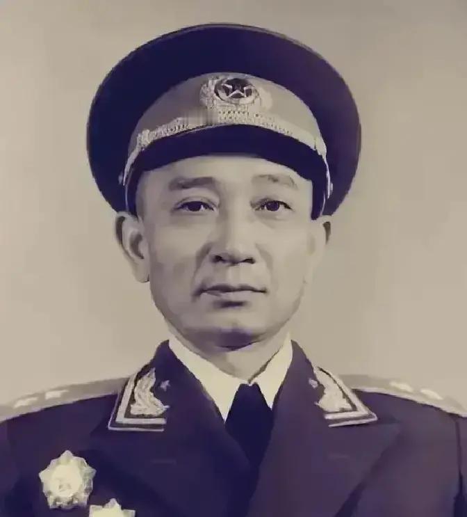 1949年，22军军长孙继先的女儿在门口玩耍，一个男人突然跑了过来，一把抱起了孙