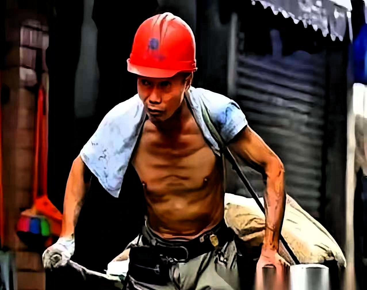 杭州这事儿，看得我脊背发凉。为了赖掉两包烟钱，也就是80块，那个白领竟然报警