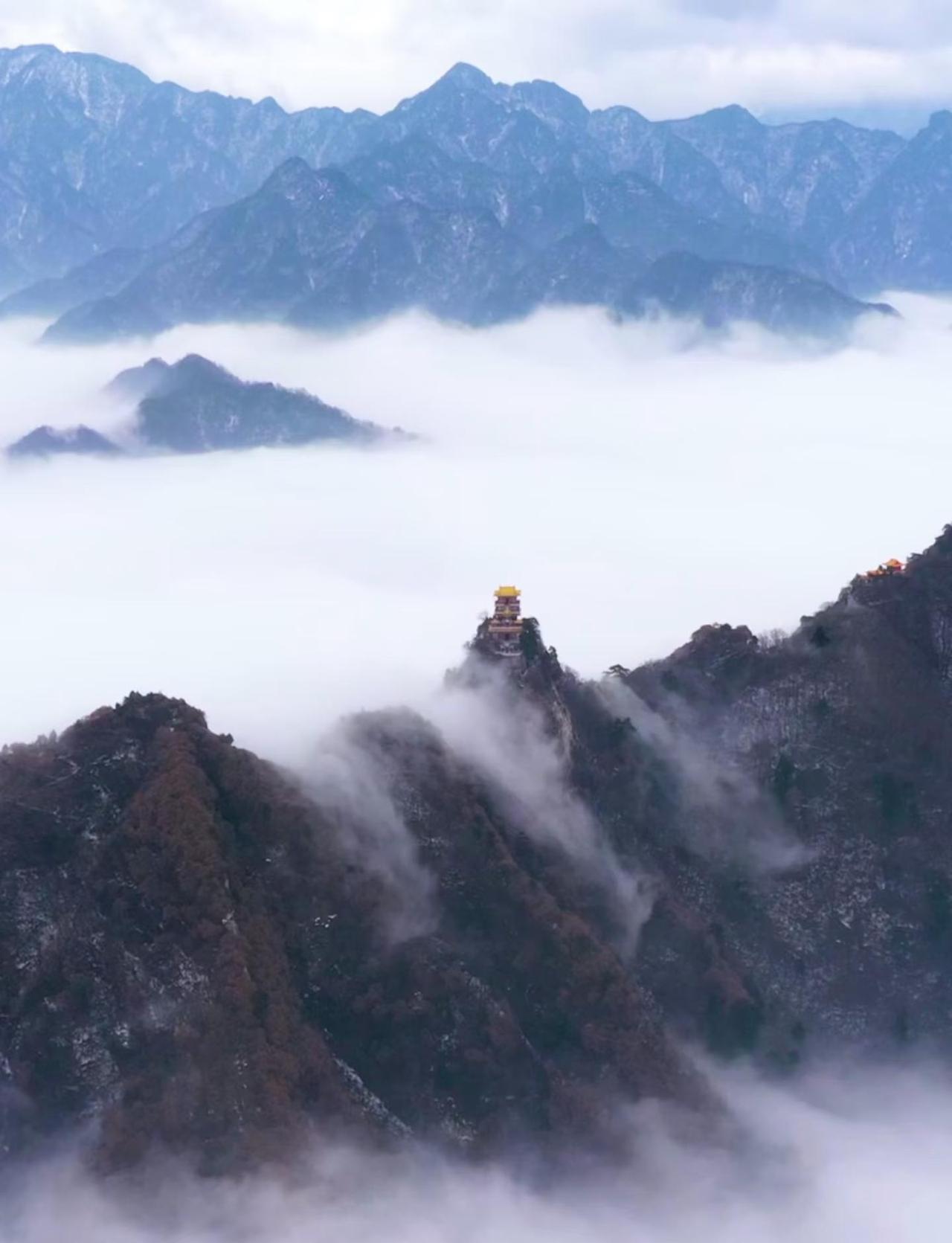 西安出发1h｜25米感受云海仙境‼️南五台今日云海持续加载中门票：成人25
