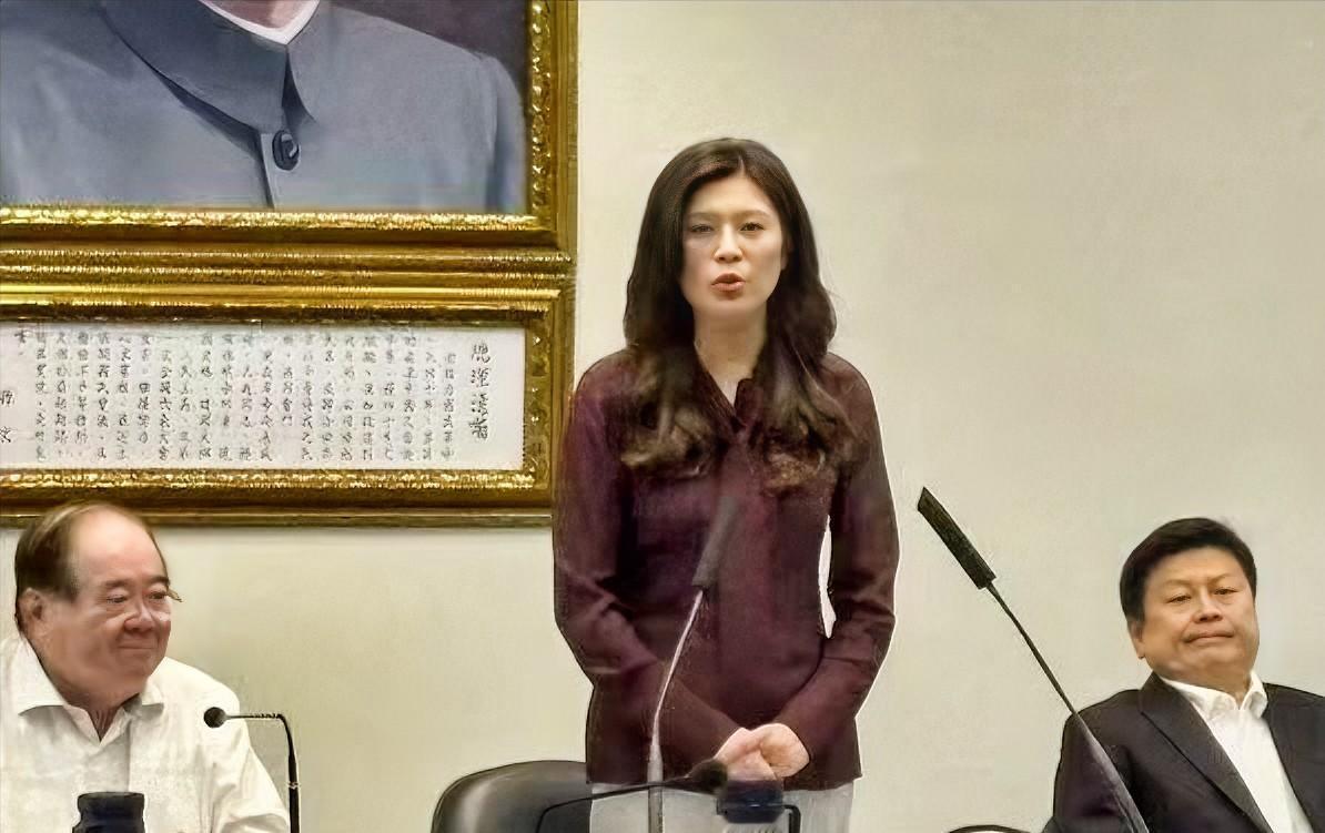 韩国瑜当真了？竟然说打电话来是要开除我吗？郑丽文与秘书长李乾龙先后致电韩国瑜表