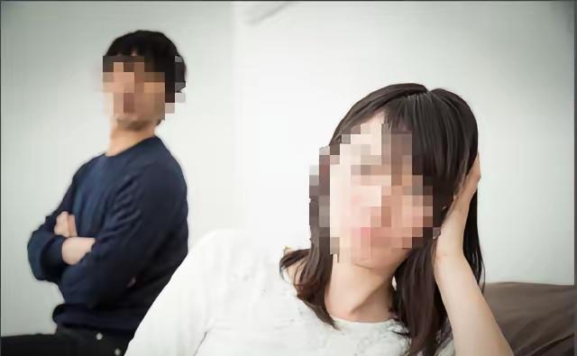 上海，一男子无业没钱长相还一般，作为“软饭男”竟然有本事交到3个女朋友，每个女友