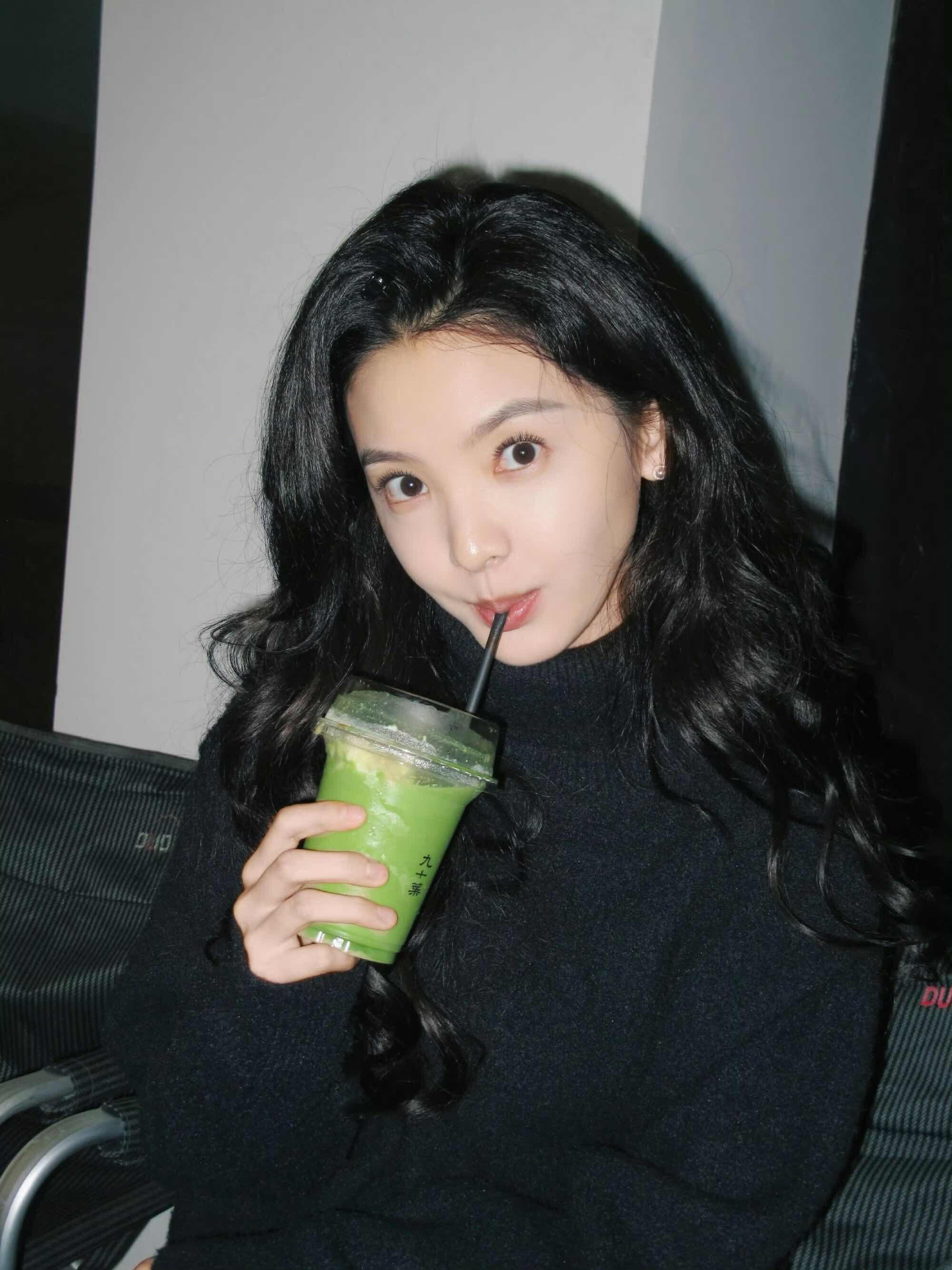 超美的章若楠壁纸