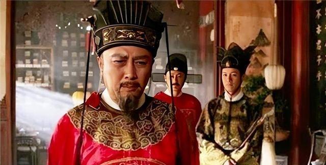 1537年，13岁的张居正科举考试，湖广巡抚顾璘将腰带送给他并说：希望你将来对我