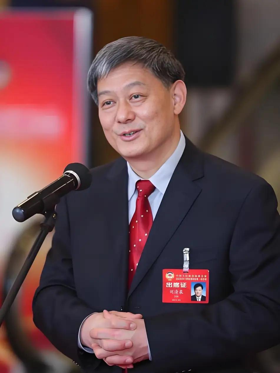 早上看了个新闻视频，北京中医医院刘清泉院长对现代人，特别是中老年人的养生观念说的