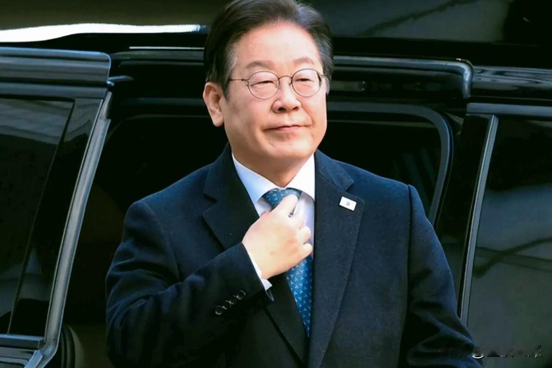 看到这新闻，刚喝进嘴里的茶差点喷出来。7万韩元，居然把李在明的夫人给“吓到了