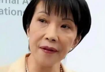 一个在日本的华人说了一句意味深长的话，他的大概意思是，如今中国如果和日本开战，或