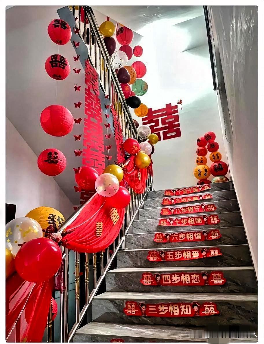 我大学同学昨天结婚,让人意想不到的是!他居然一个同学都没邀请。结婚当天,
