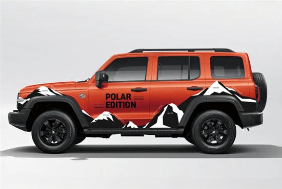 坦克300极地版针对极寒环境和越野场景优化，配置上有不少提升，硬核属性更突出。