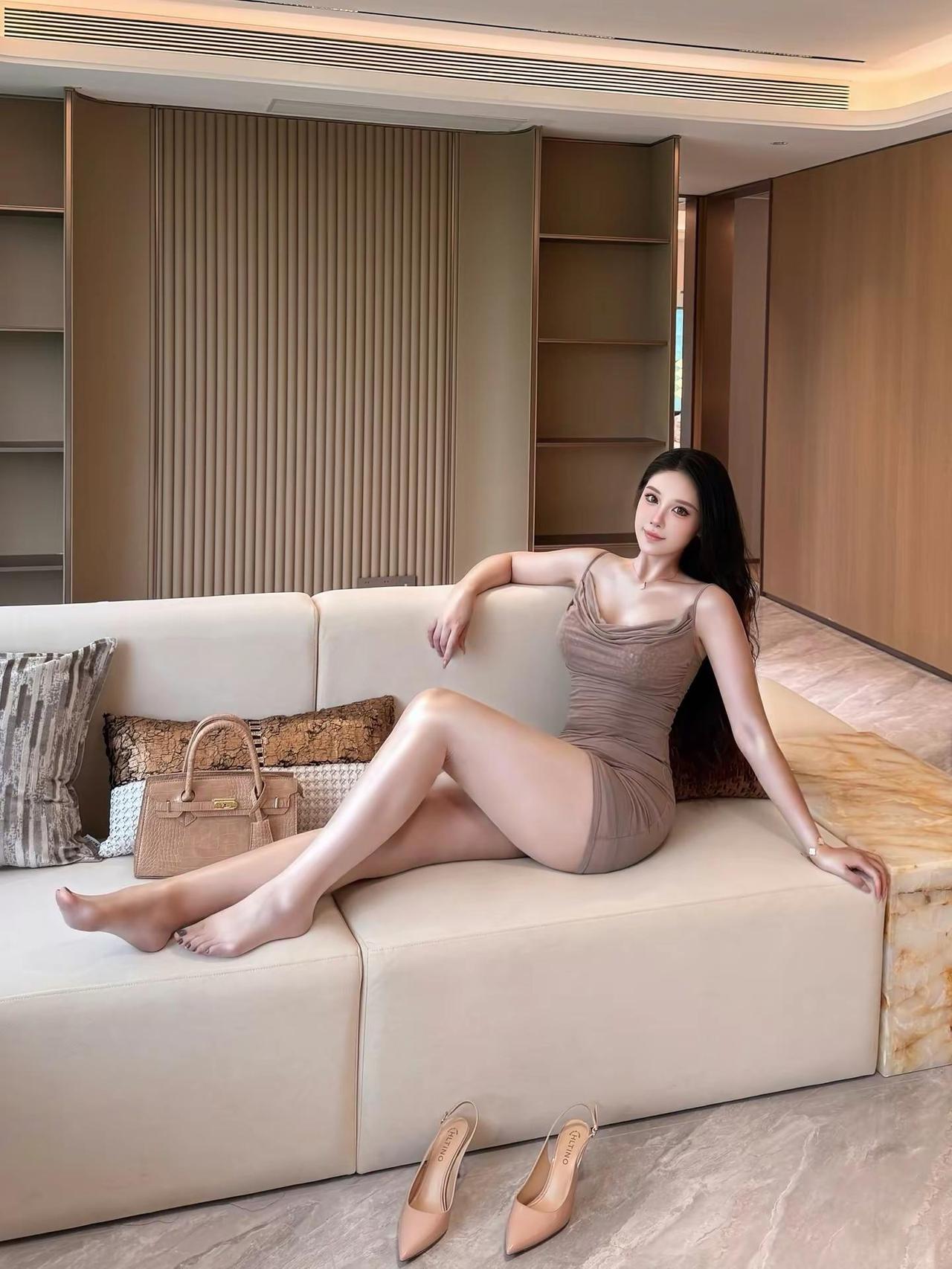 温柔姐姐的家。氛围感御姐穿搭拍照