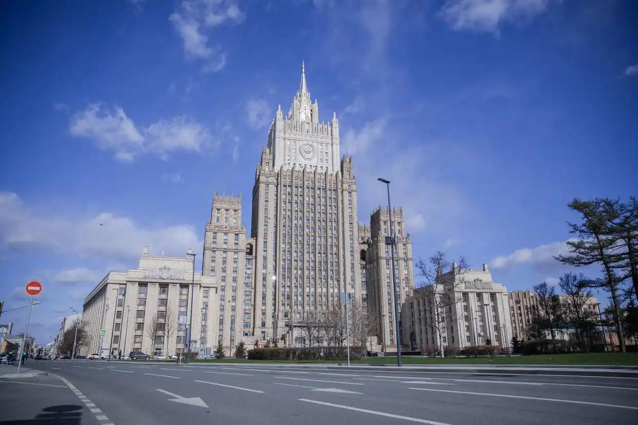 俄罗斯不再忍了，直接动真格问责，发言人扎哈罗娃公开表态，因为日本和乌克兰私下签署