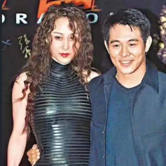 年初憔悴似暮年，如今身手矫健！李连杰健康逆袭藏何秘诀？今年初春，62岁的李连