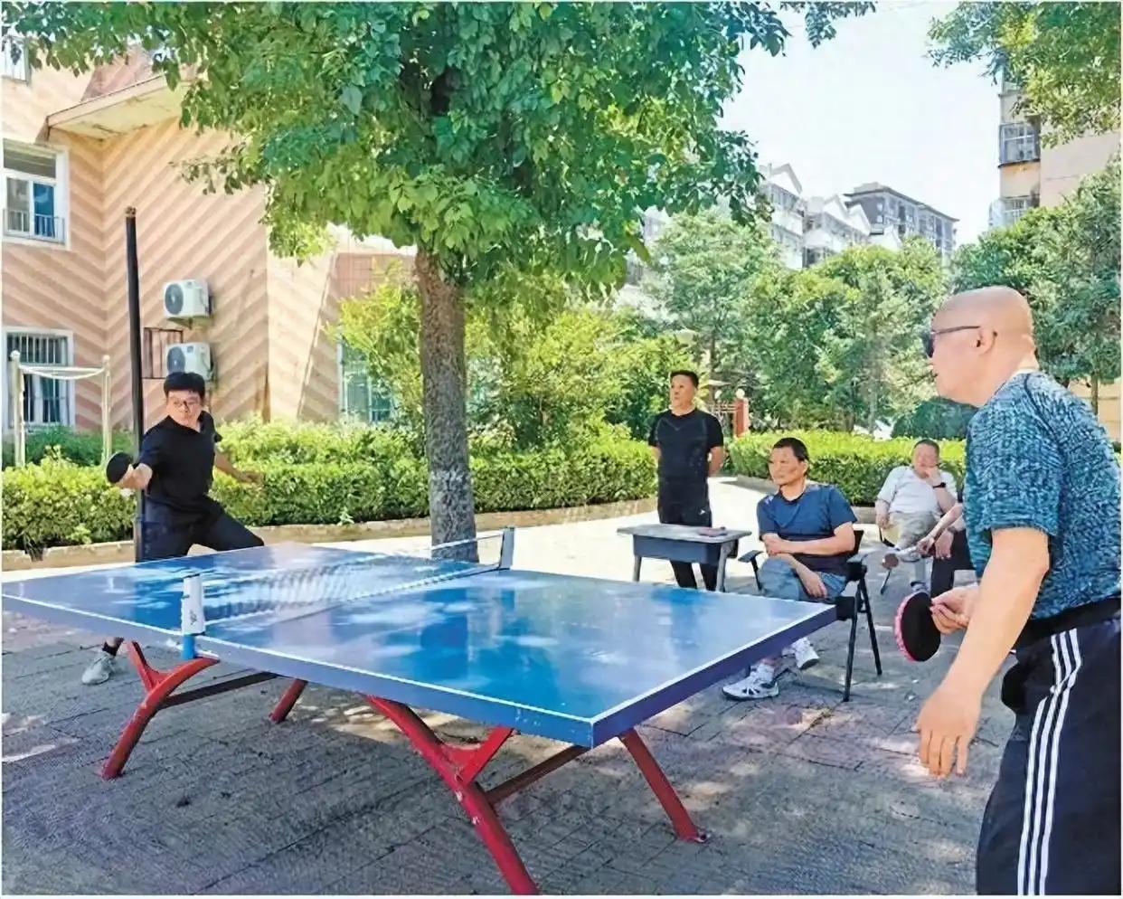 山东一物业撂挑子跑路，1300户居民咬牙试水“一天一块钱”自管，谁也没想到，仅仅