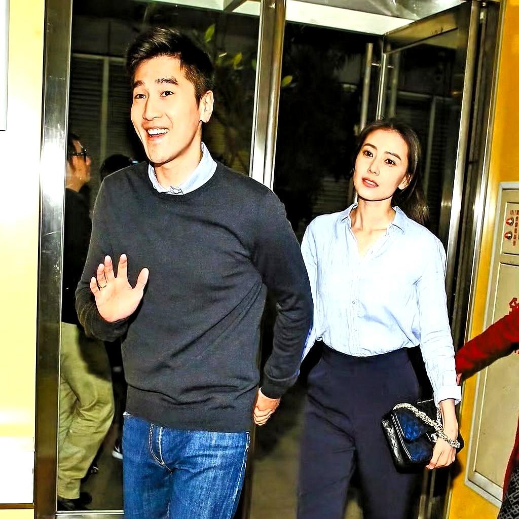 11年零绯闻，离婚谣言崩了赵又廷和高圆圆把日子过成连续剧。超市买