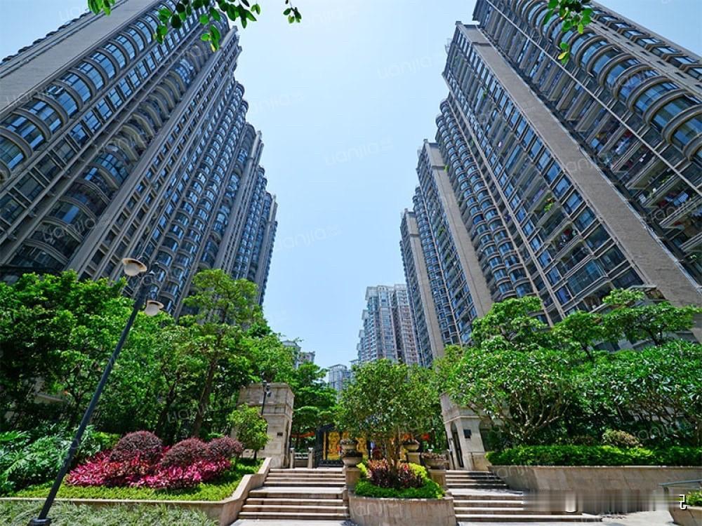 从1098万到463万，天河华景里五年亏掉一套别墅珠江华景里，天河华景新城，