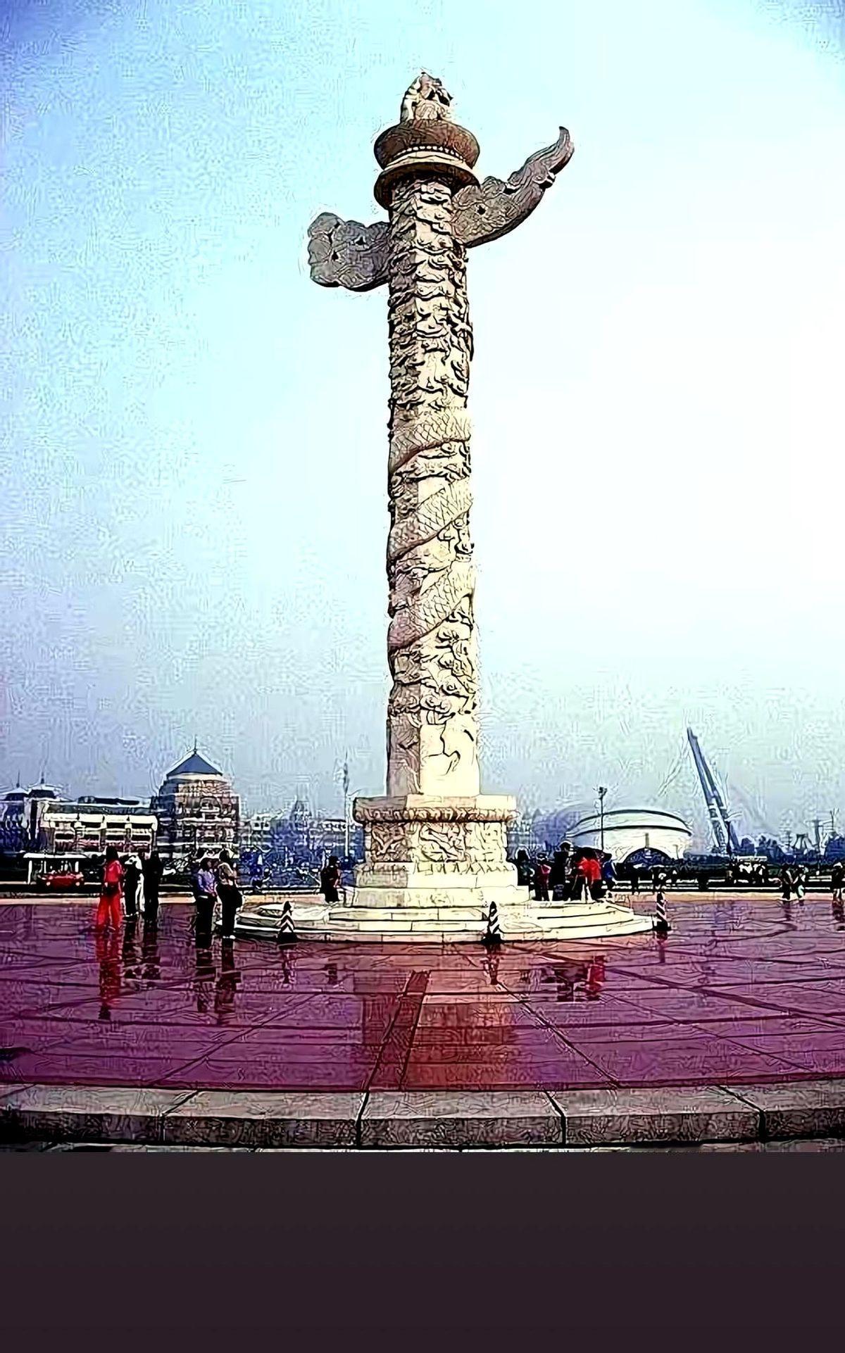 大连华表是原位于大连星海广场中央的一座汉白玉华表，为纪念1997年香港回归而建，