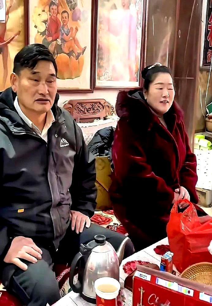 婚礼刚办完，新郎就被传有“生理缺陷”。不止新郎，连朱雪梅的身材都被拎出来反