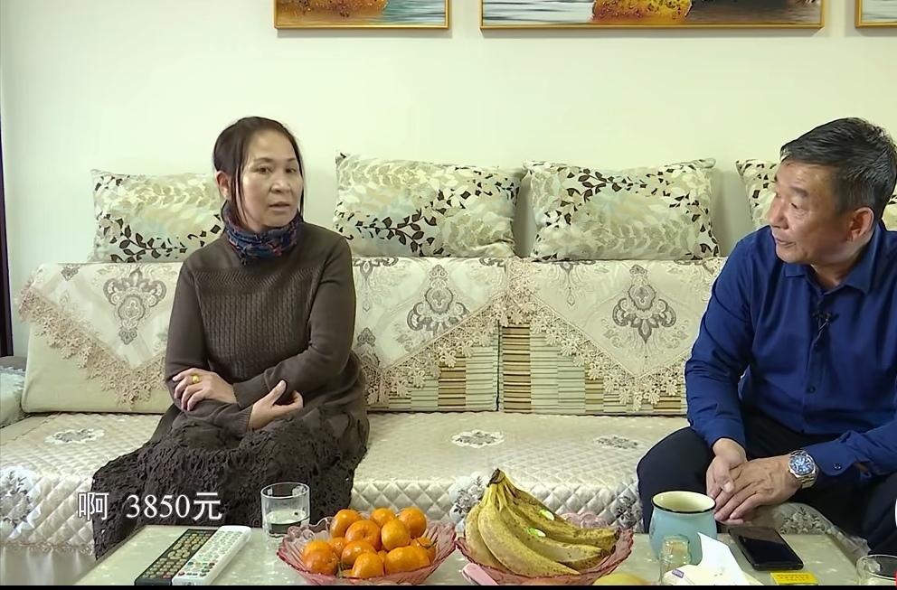 老年人为什么想找个伴，就是怕孤独寂寞，想找个人说说话，相互之间有个照应，至于说夫