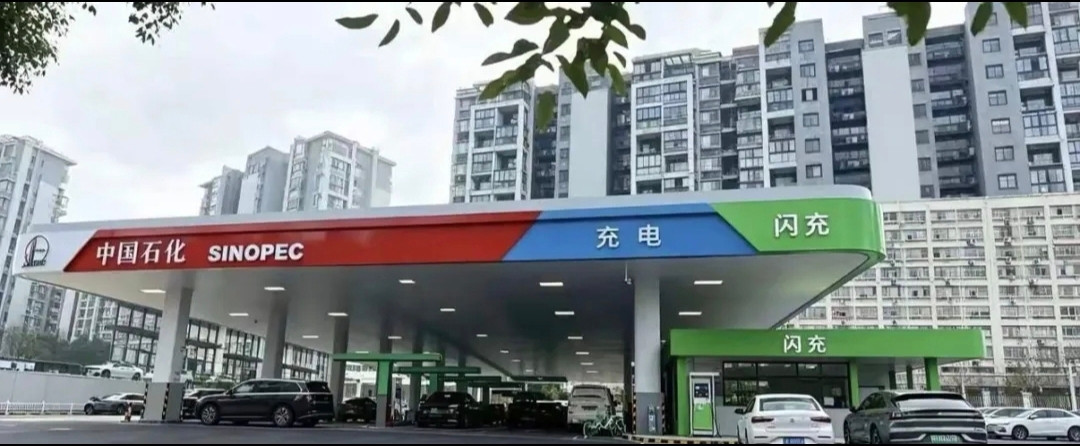 好消息！比亚迪与中国石化首座闪充站落成
