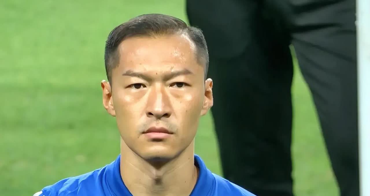 其实有一处迹象已经表明申花队心态失衡，必败无疑。本赛季中超第二场德比已经