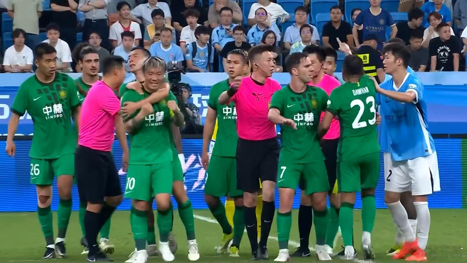 深圳新鹏城0比1北京国安法比奥虽然今年受到各队更严密的盯防，但他真的能吸引防守