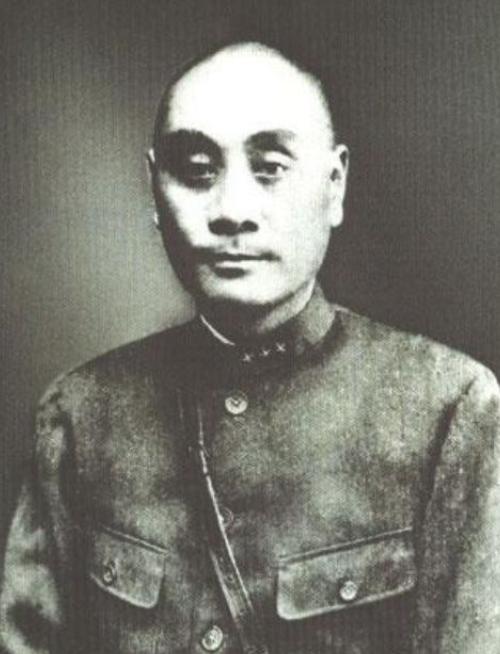 民国有句老话：四川王刘湘，手握20多万川军，地盘占大半个四川，连蒋介石都得喊声刘